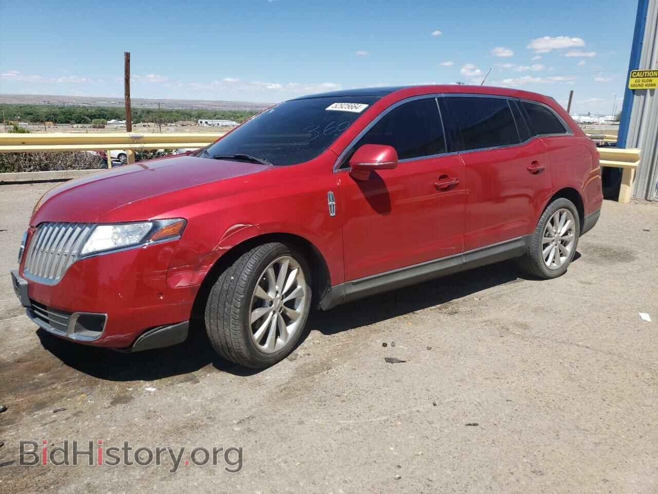 Photo 2LMHJ5AT6ABJ11688 - LINCOLN MKT 2010