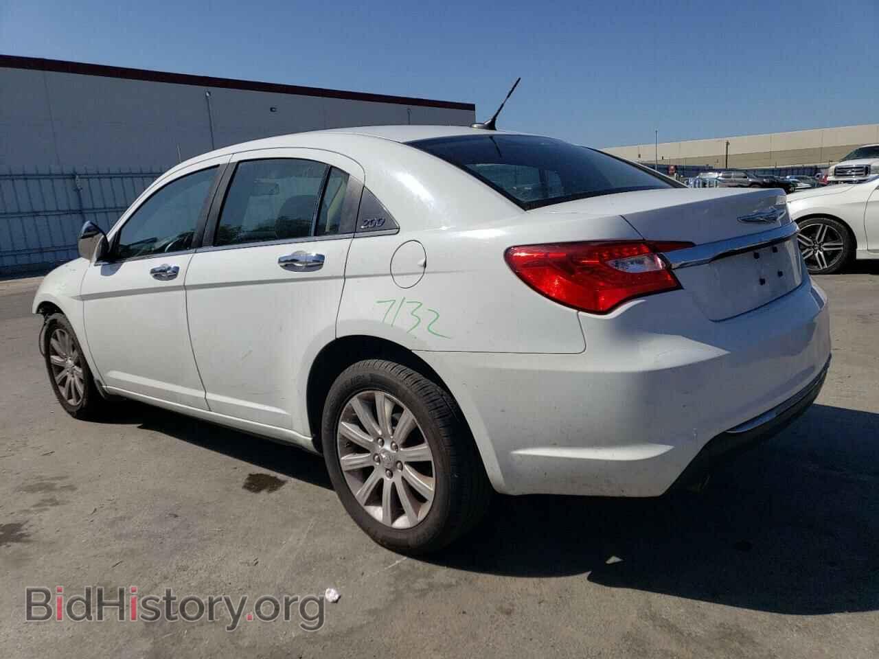 2013 CHRYSLER 200 - VIN: 1C3CCBCG8DN701410 - Фото 2