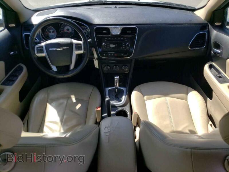 2013 Chrysler 200 (VIN 1C3CCBCG8DN701410) — photo 8 of 13