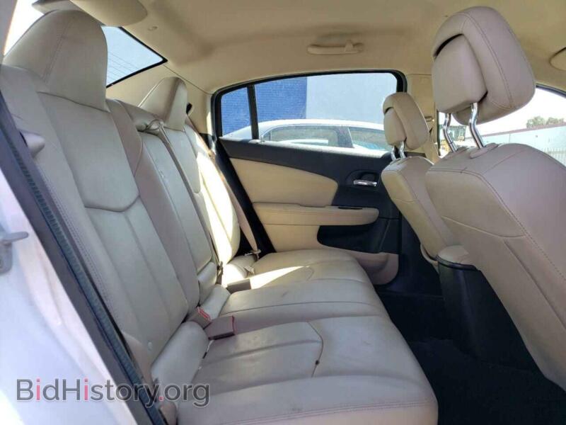 2013 Chrysler 200 (VIN 1C3CCBCG8DN701410) — photo 10 of 13
