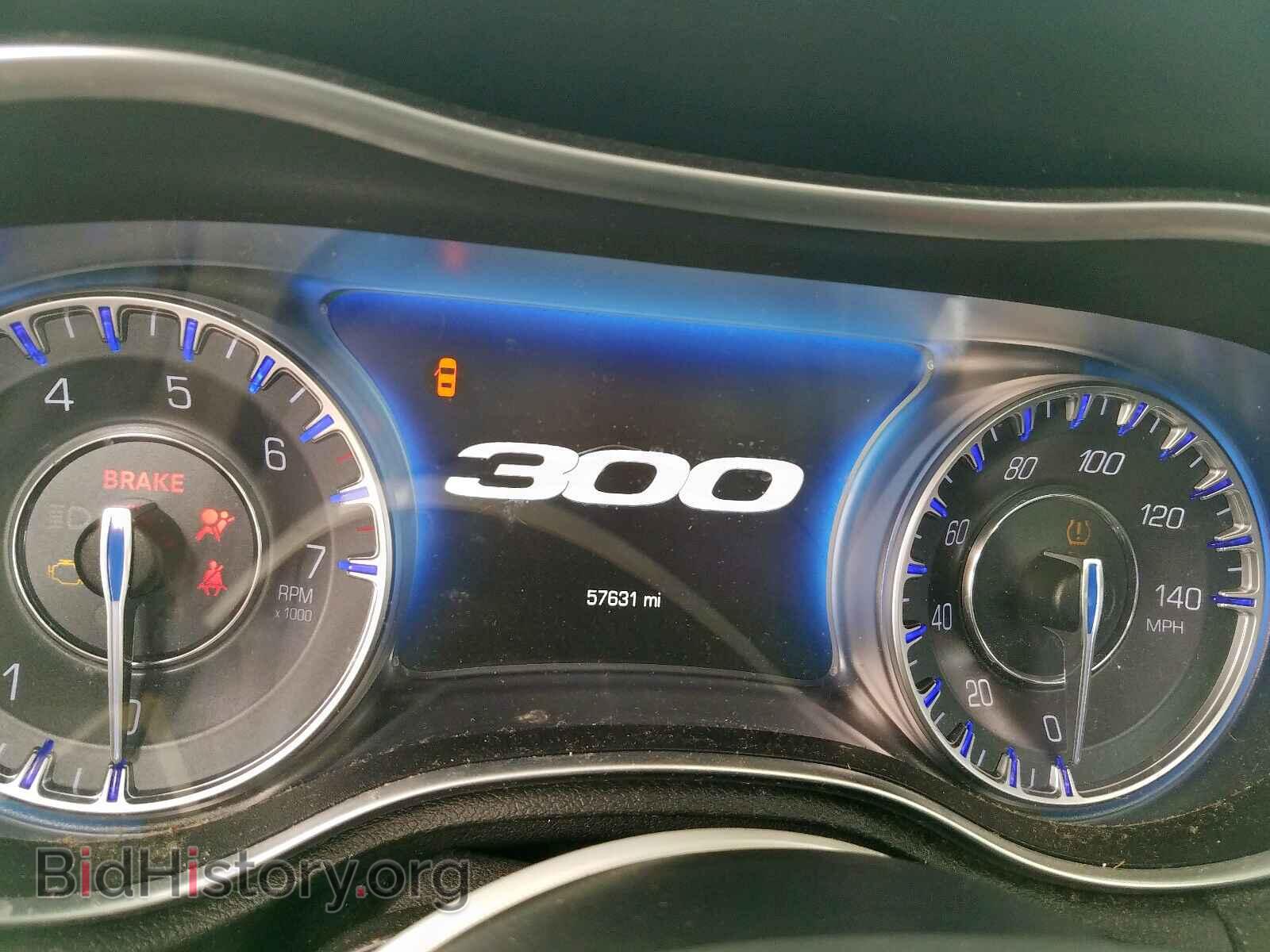 2016 CHRYSLER 300 - VIN: 2C3CCAAG4GH311270 - Фото 8