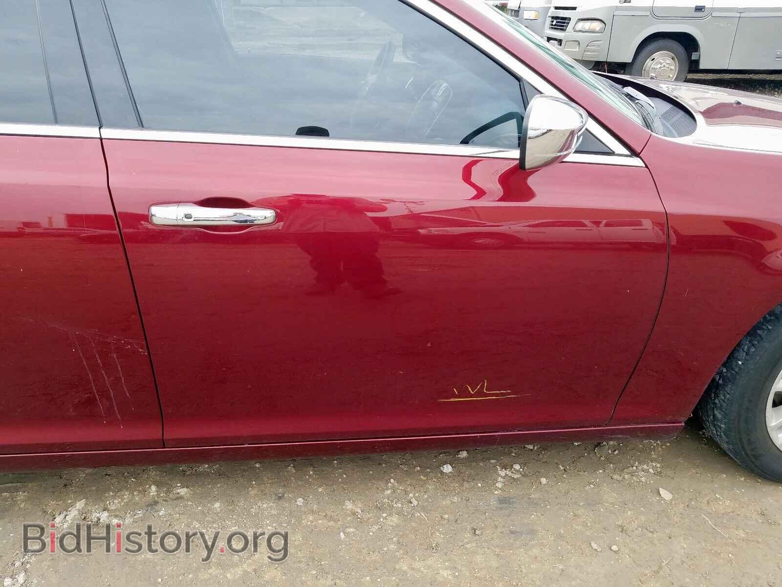 2016 CHRYSLER 300 - VIN: 2C3CCAAG4GH311270 - Фото 9