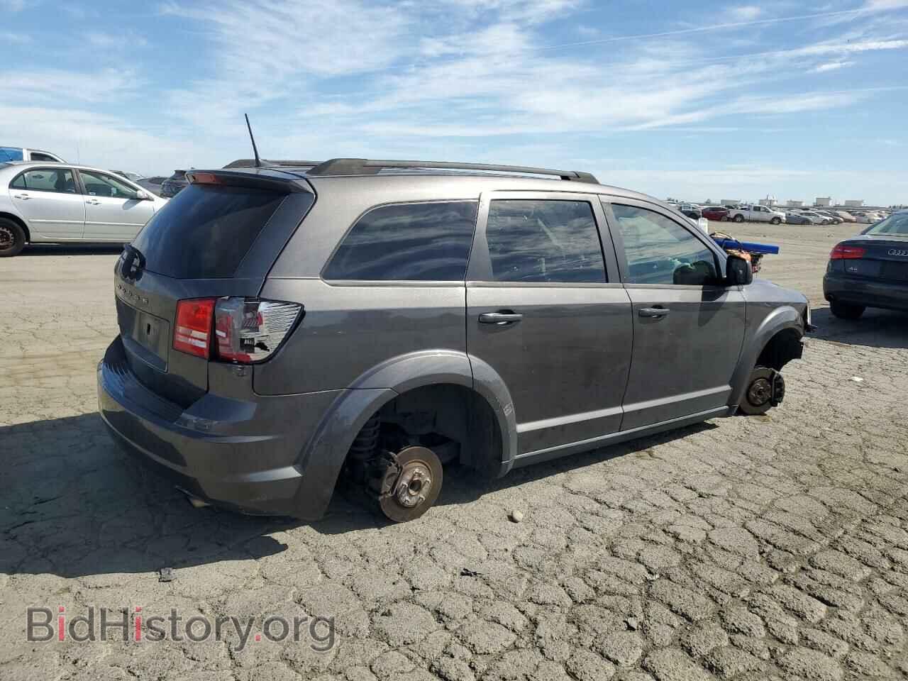 2018 DODGE JOURNEY - VIN: 3C4PDCAB2JT447518 - Фото 3