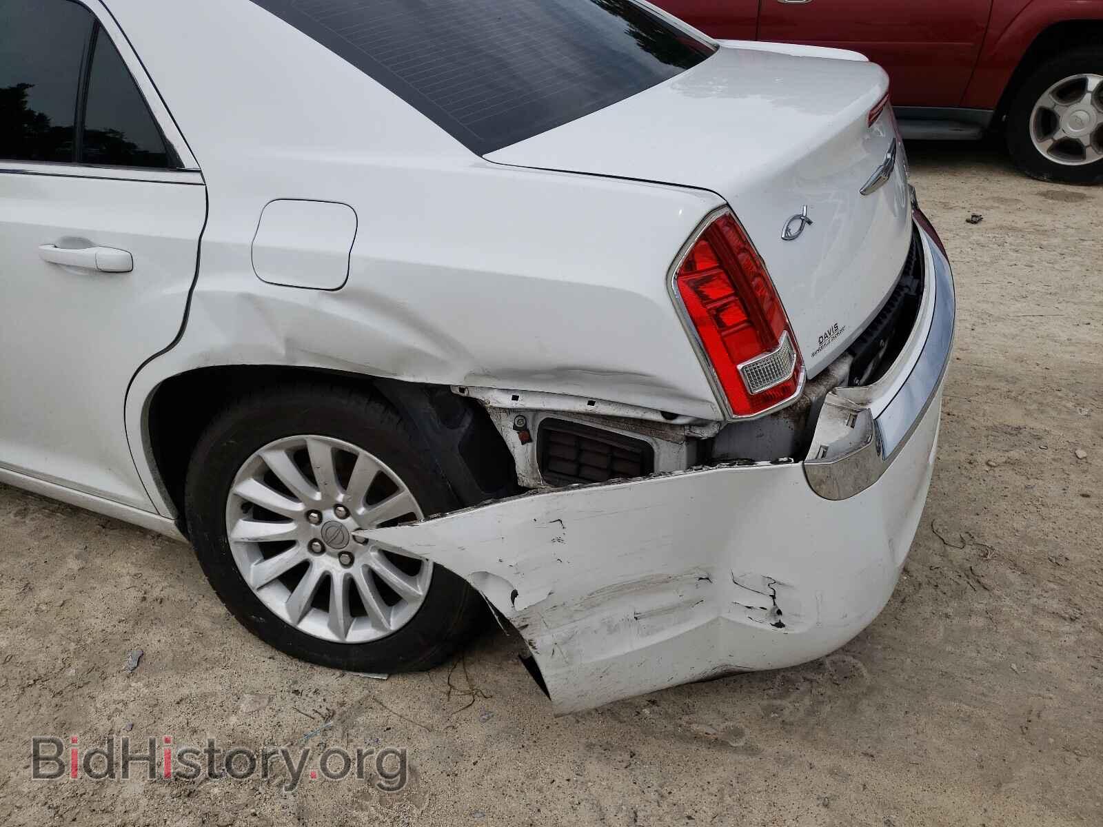 2014 CHRYSLER 300 - VIN: 2C3CCAAG3EH373045 - Фото 9