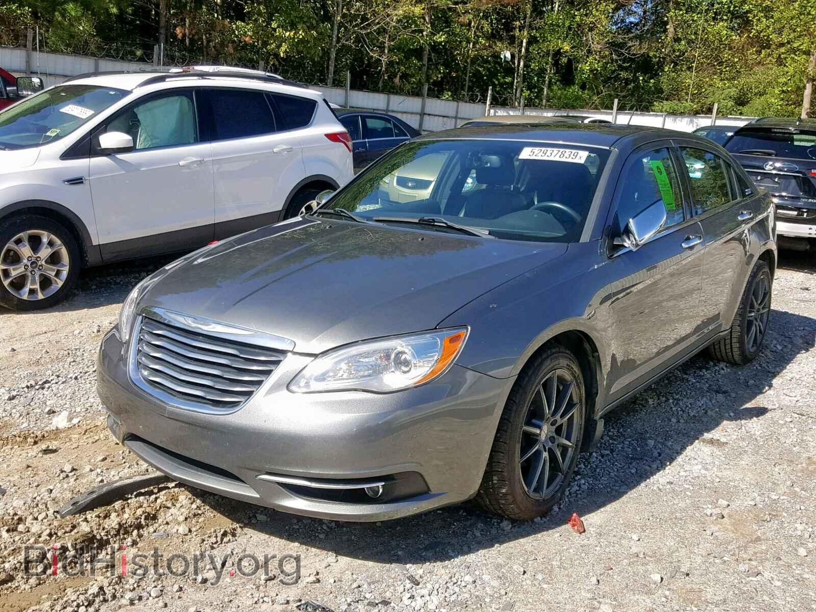 2011 CHRYSLER 200 - VIN: 1C3BC2FG2BN618205 - Фото 2