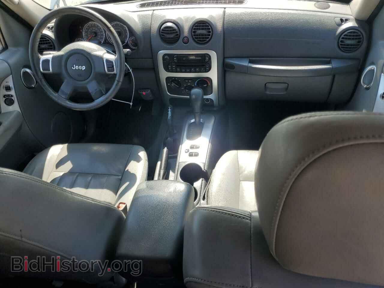 2006 JEEP LIBERTY - VIN: 1J4GL58K16W179819 - Фото 8