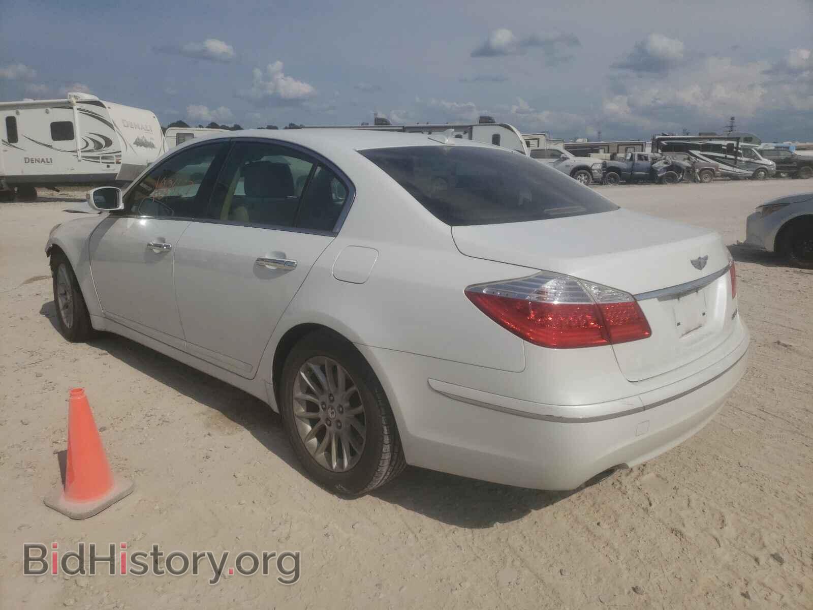 2011 HYUNDAI GENESIS - VIN: KMHGC4DE0BU128877 - Фото 3