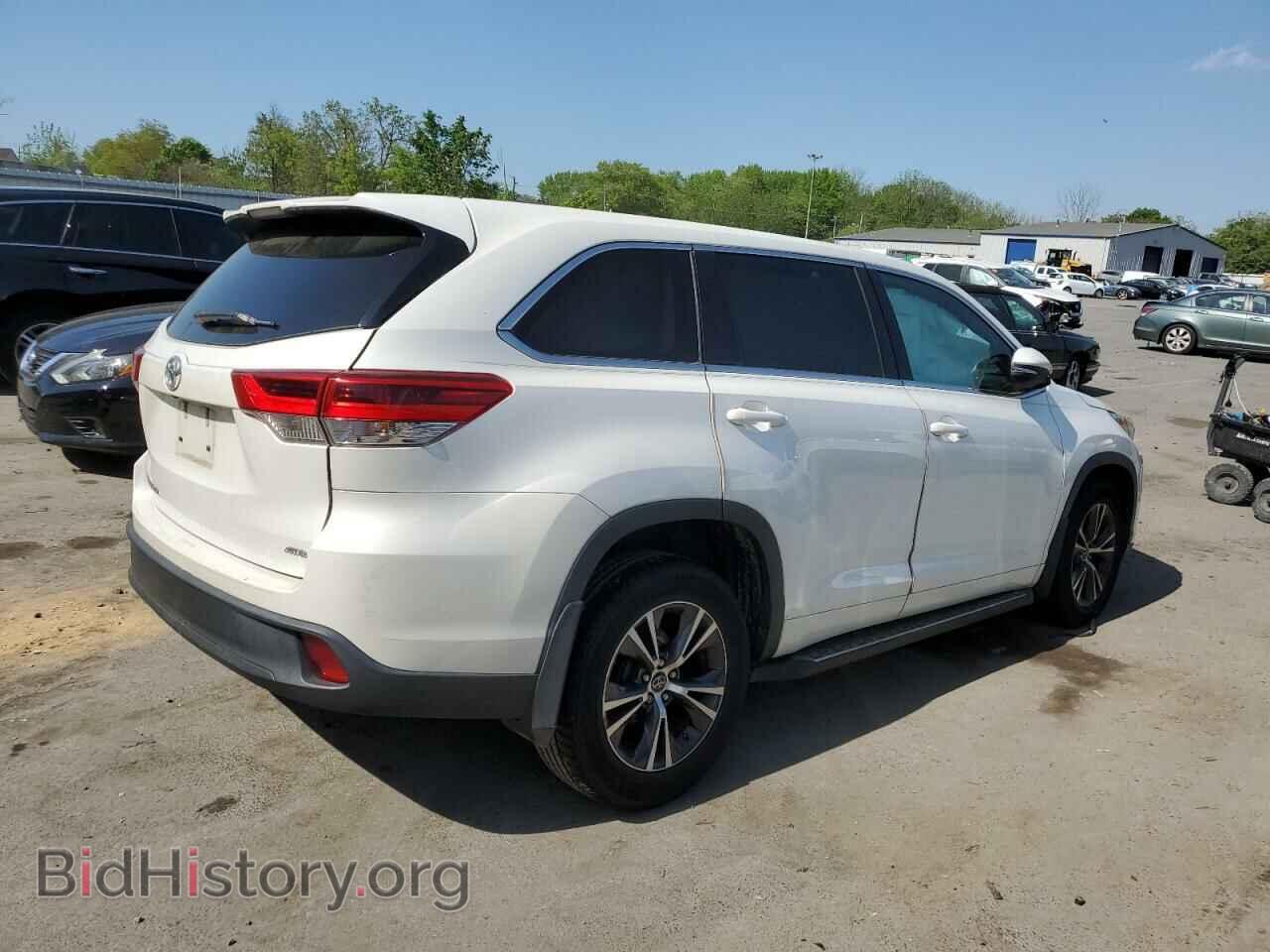 2017 TOYOTA HIGHLANDER - VIN: 5TDBZRFH4HS365872 - Фото 3