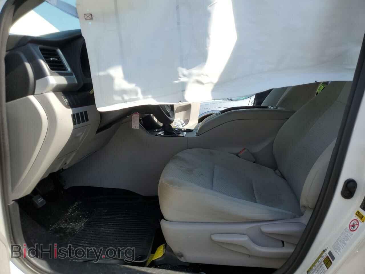 2017 TOYOTA HIGHLANDER - VIN: 5TDBZRFH4HS365872 - Фото 7
