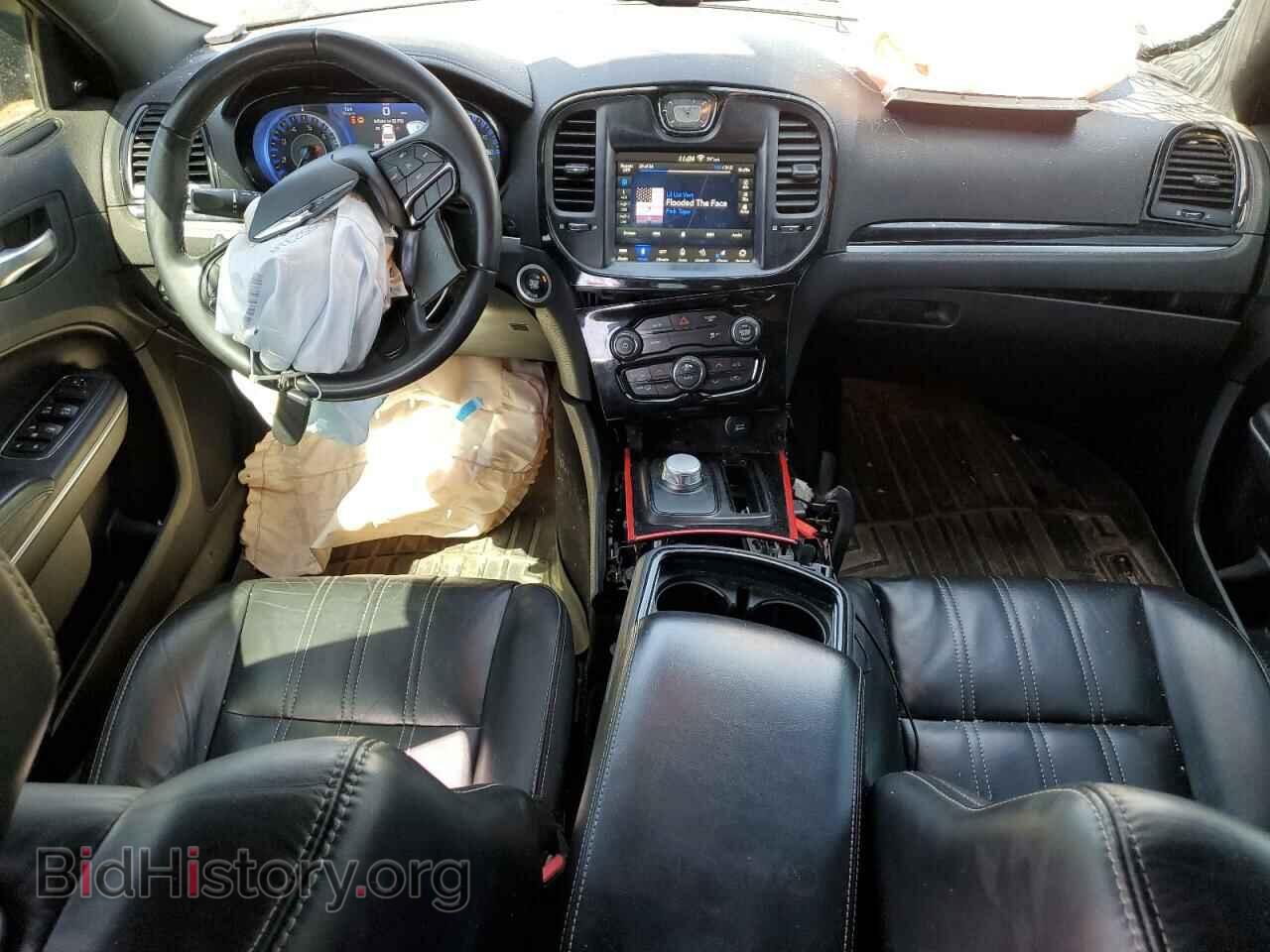 2018 CHRYSLER 300 - VIN: 2C3CCABG5JH299944 - Фото 8