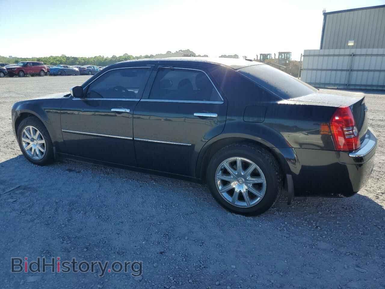 2010 CHRYSLER 300 - VIN: 2C3CA3CV7AH149865 - Фото 2
