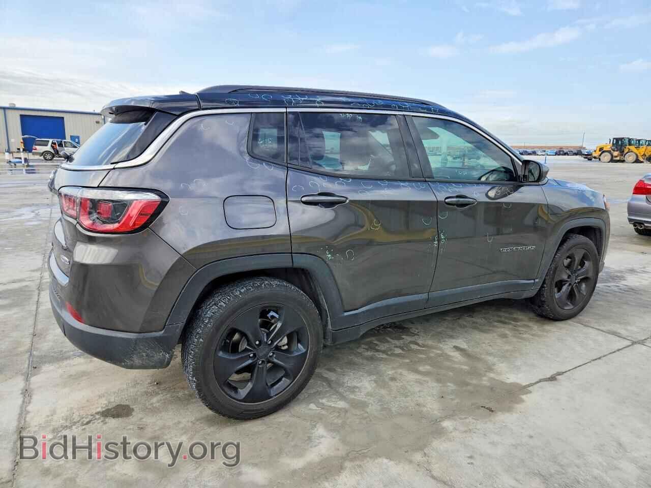 2018 JEEP COMPASS - VIN: 3C4NJCBB8JT137453 - Фото 3