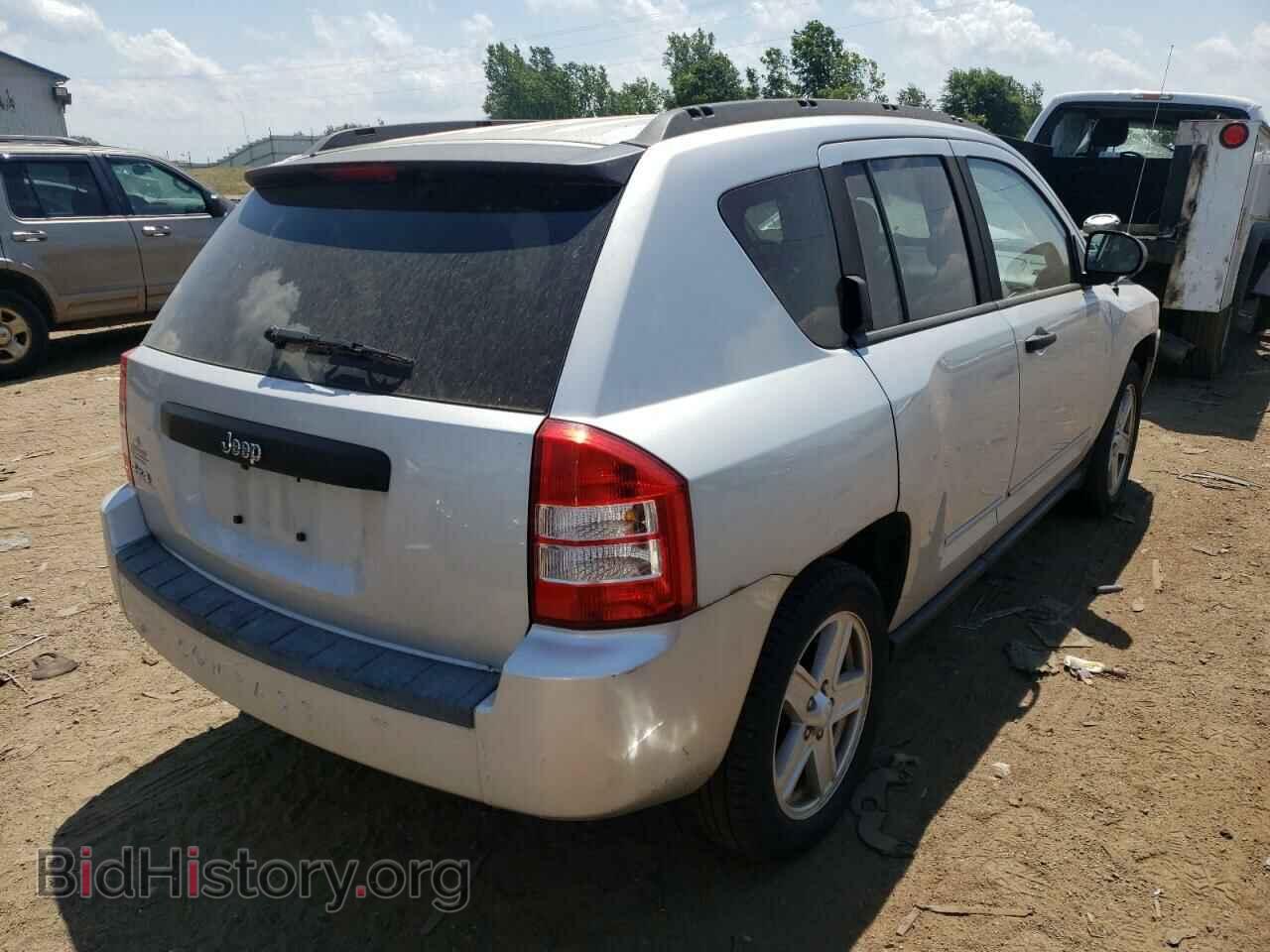 2009 JEEP COMPASS - VIN: 1J4FF47B79D107330 - Photo 4