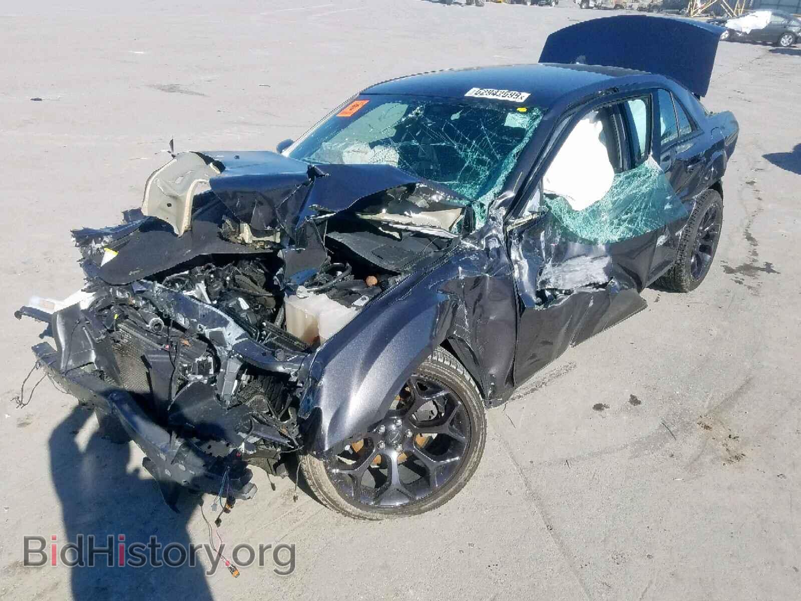 2019 CHRYSLER 300 - VIN: 2C3CCABG0KH555540 - Фото 2