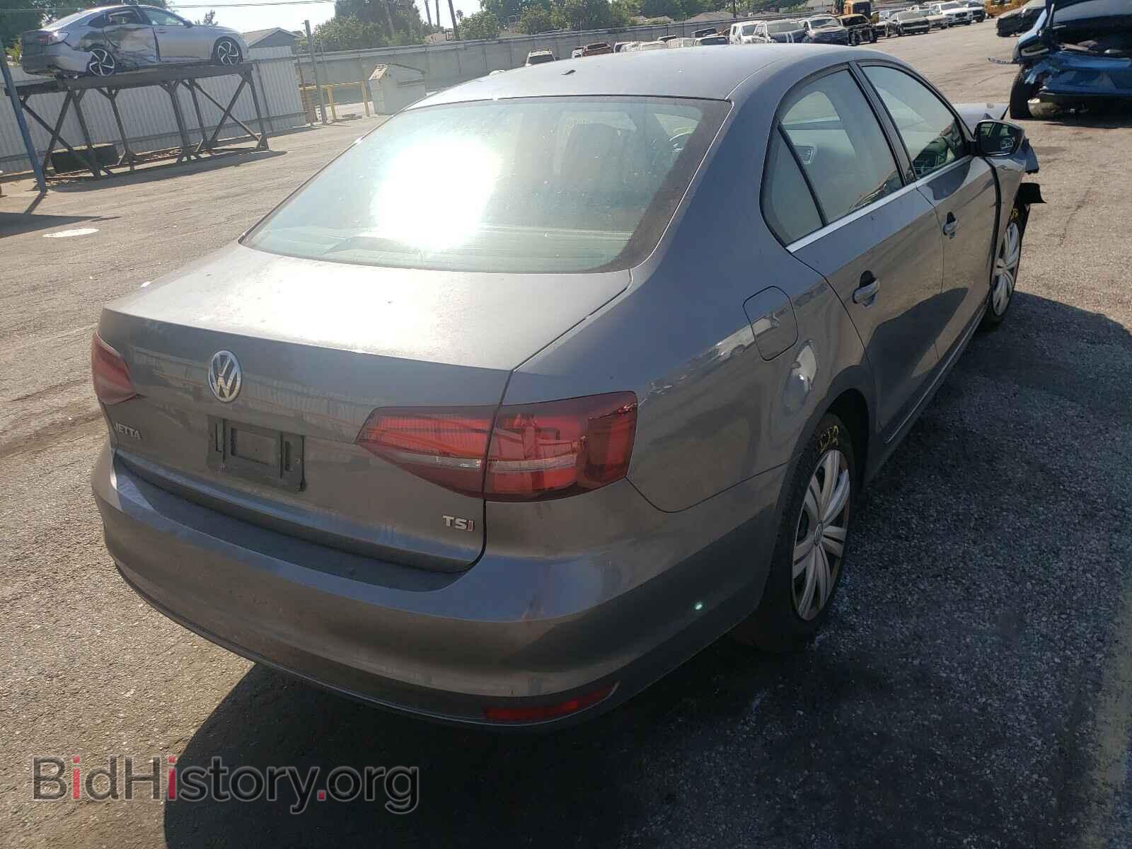 2017 VOLKSWAGEN JETTA - VIN: 3VW2B7AJ3HM330109 - Photo 4