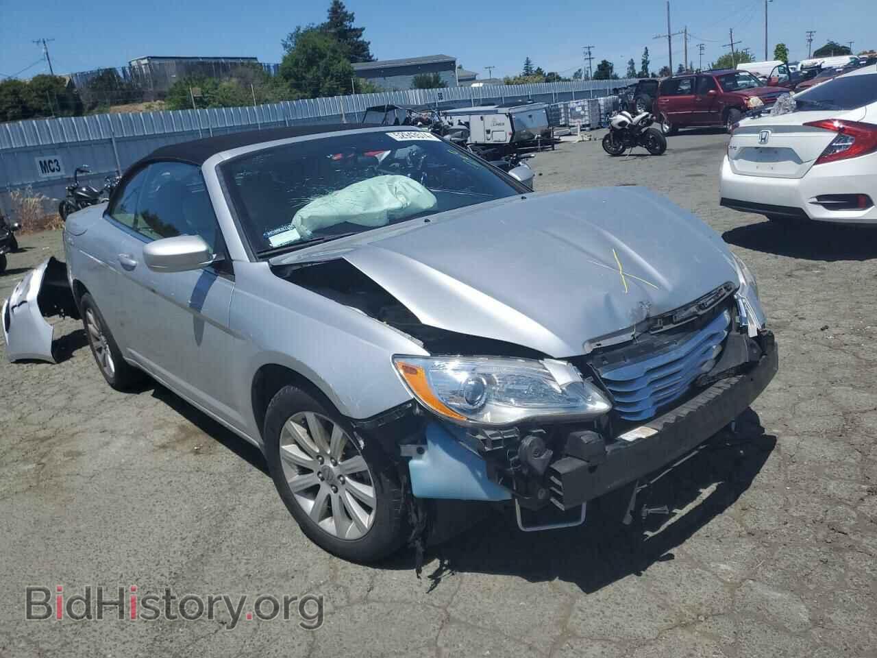 2012 CHRYSLER 200 - VIN: 1C3BCBEB1CN218806 - Photo 4