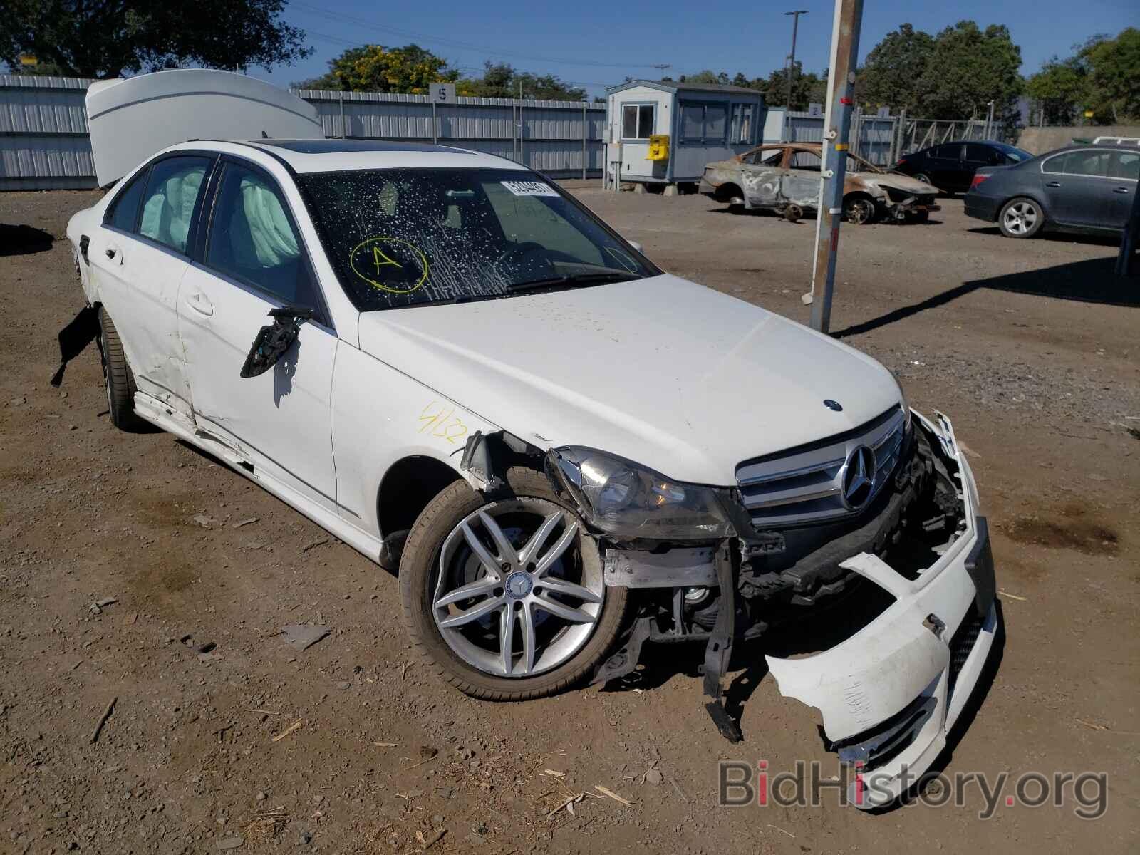 Photo WDDGF4HB8DA854556 - MERCEDES-BENZ C-CLASS 2013