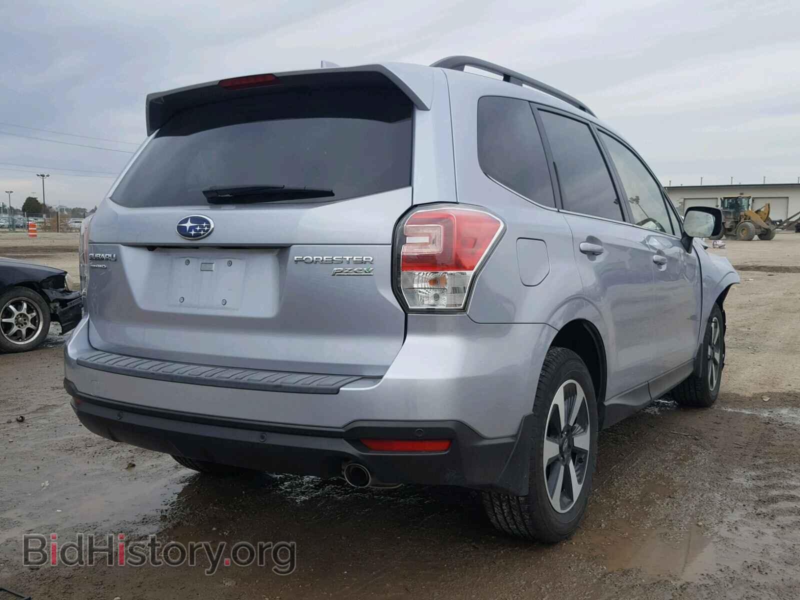2017 SUBARU FORESTER - VIN: JF2SJARC6HH588171 - Фото 4