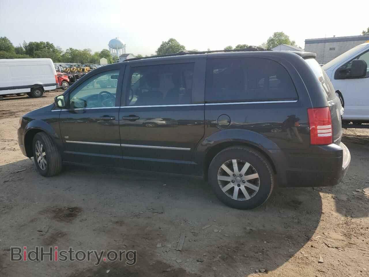 2009 CHRYSLER MINIVAN - VIN: 2A8HR54189R641692 - Фото 2