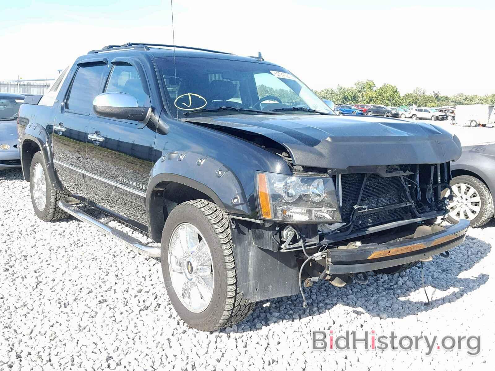 Photo 3GNVKGE09AG191455 - CHEVROLET AVALANCHE 2010