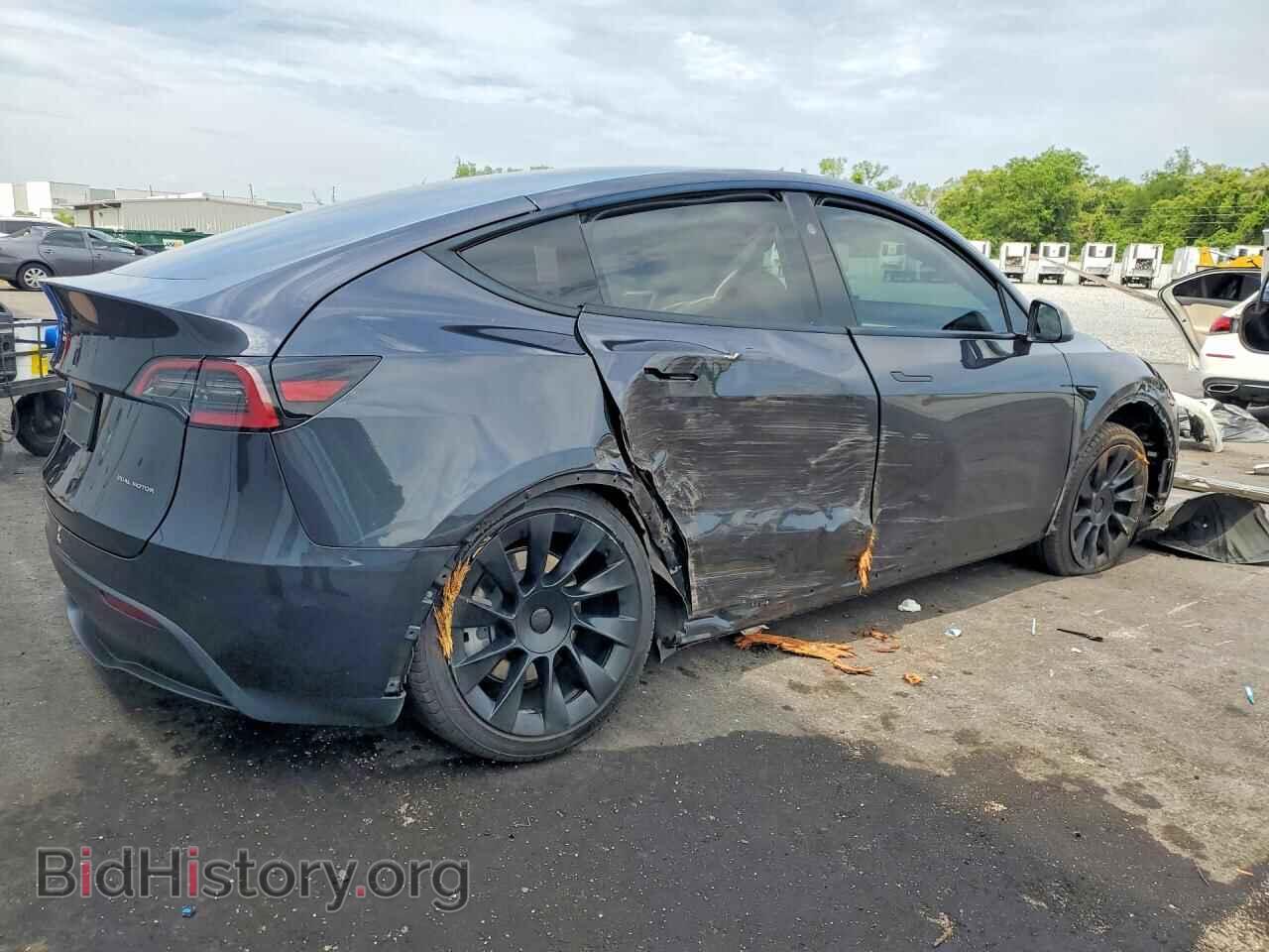 2024 TESLA MODEL Y - VIN: 7SAYGAEEXRF024039 - Photo 3
