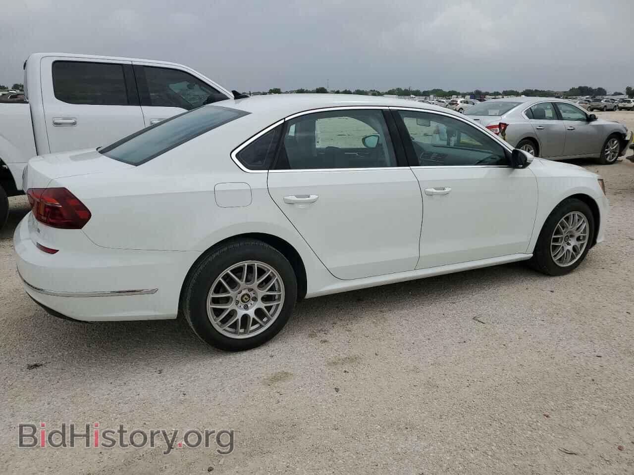 2018 VOLKSWAGEN PASSAT - VIN: 1VWBA7A34JC009921 - Фото 3