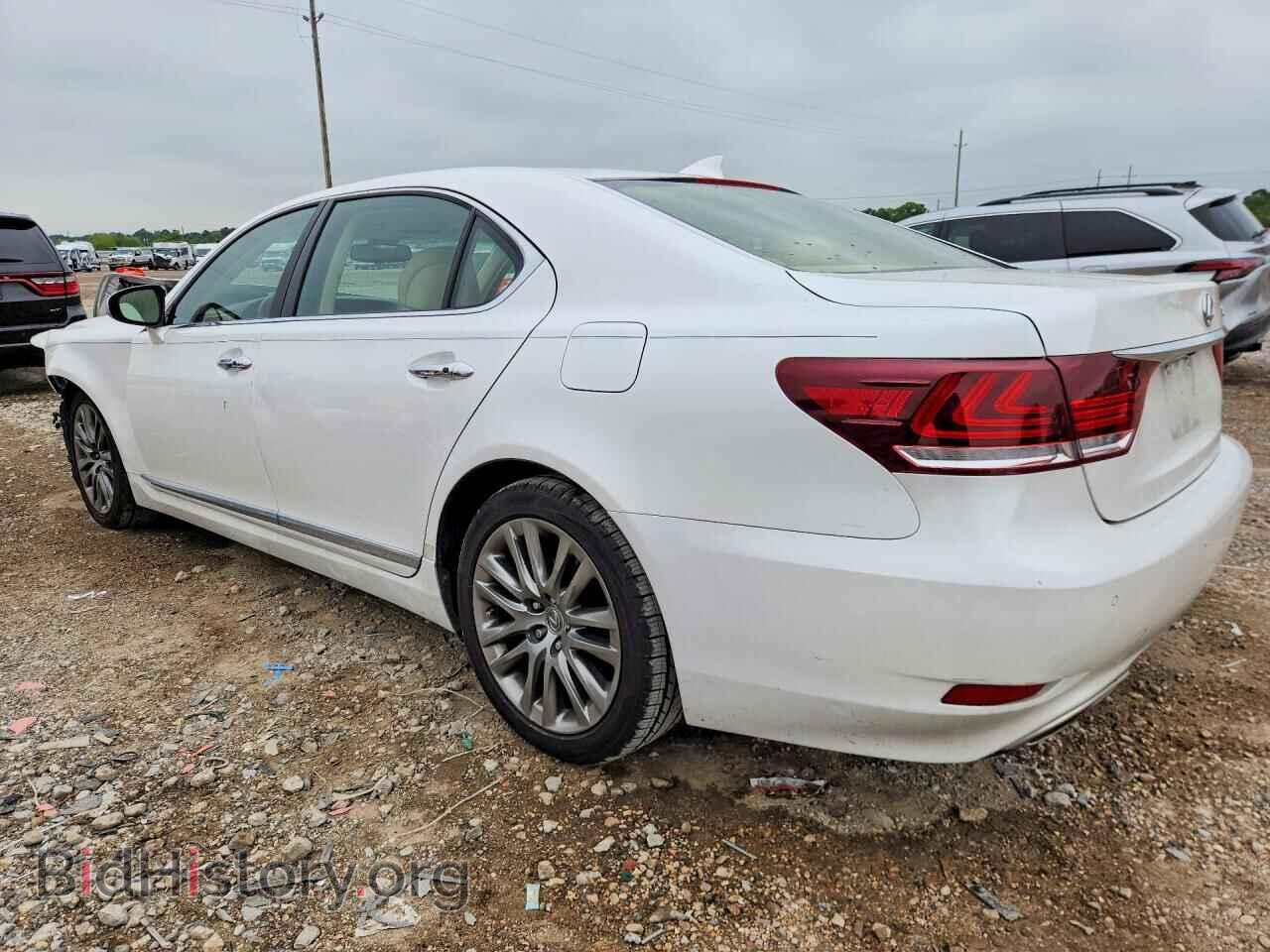 2017 LEXUS LS460 - VIN: JTHGL5EF8H5057950 - Photo 2