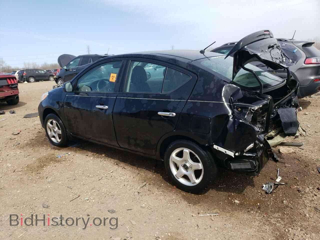 2013 NISSAN VERSA - VIN: 3N1CN7AP1DL841968 - Фото 2