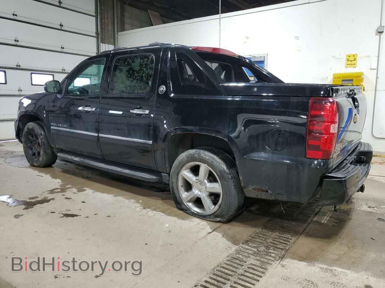 2013 CHEVROLET AVALANCHE - VIN: 3GNTKGE79DG207890 - Фото 2