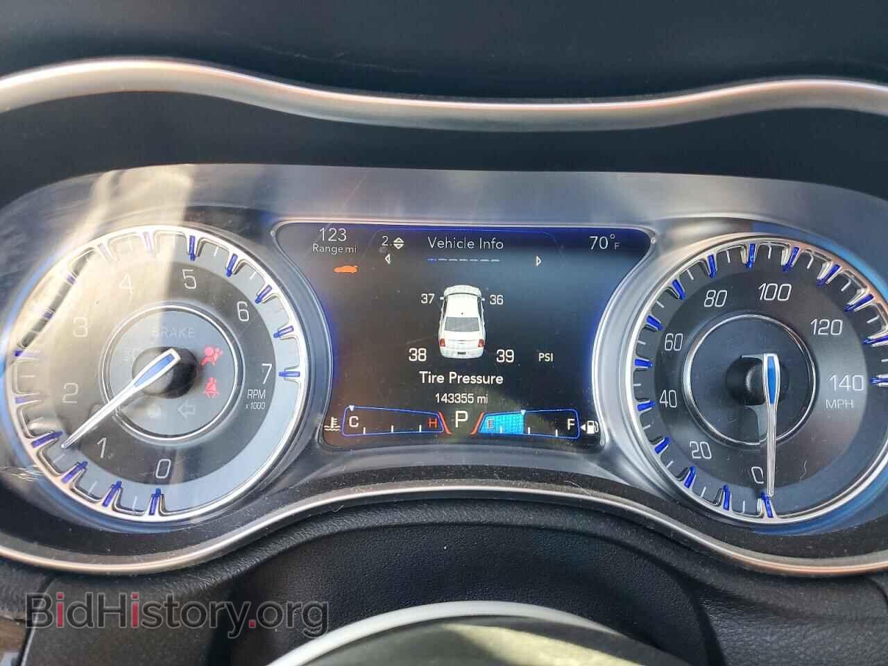 2017 CHRYSLER 300 - VIN: 2C3CCAEG0HH564341 - Фото 9