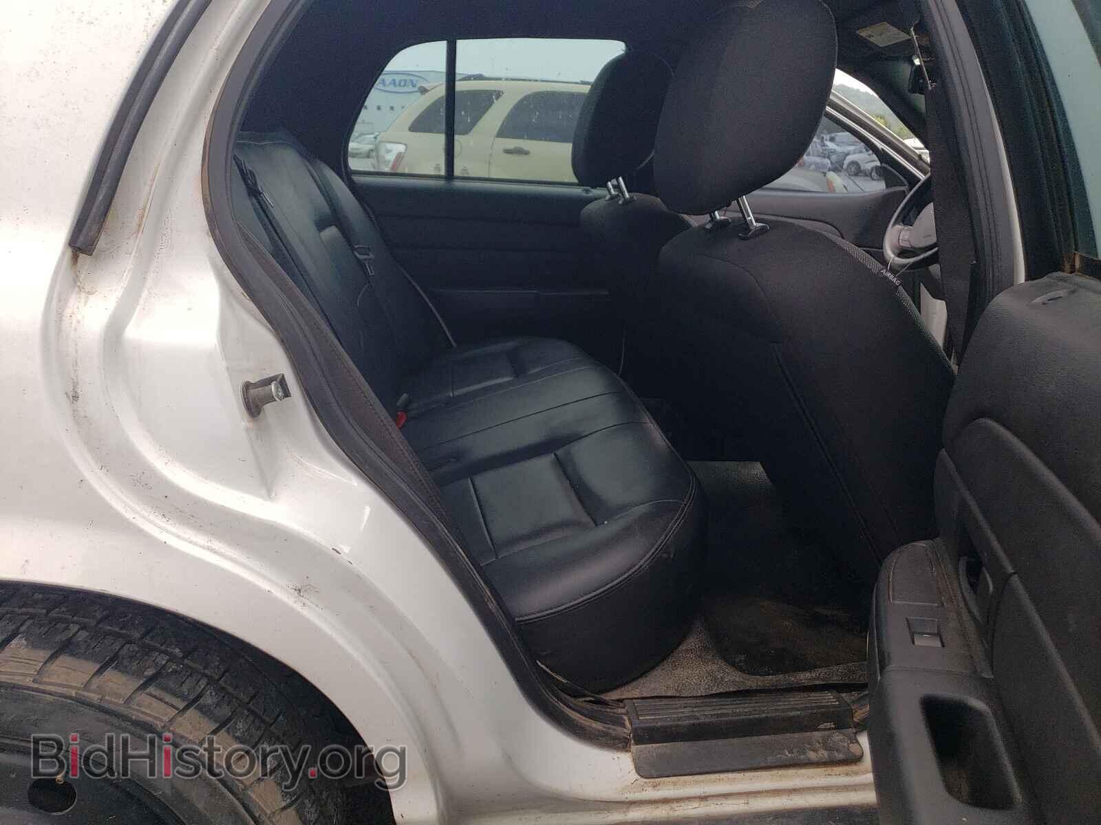 2011 FORD CROWN VIC - VIN: 2FABP7BV2BX158064 - Фото 6