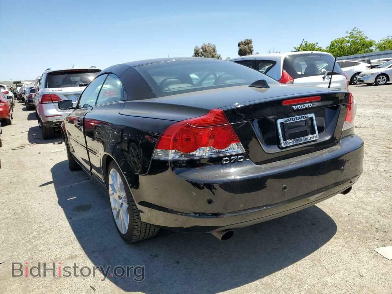 2007 VOLVO C70 - VIN: YV1MC68257J018557 - Фото 2
