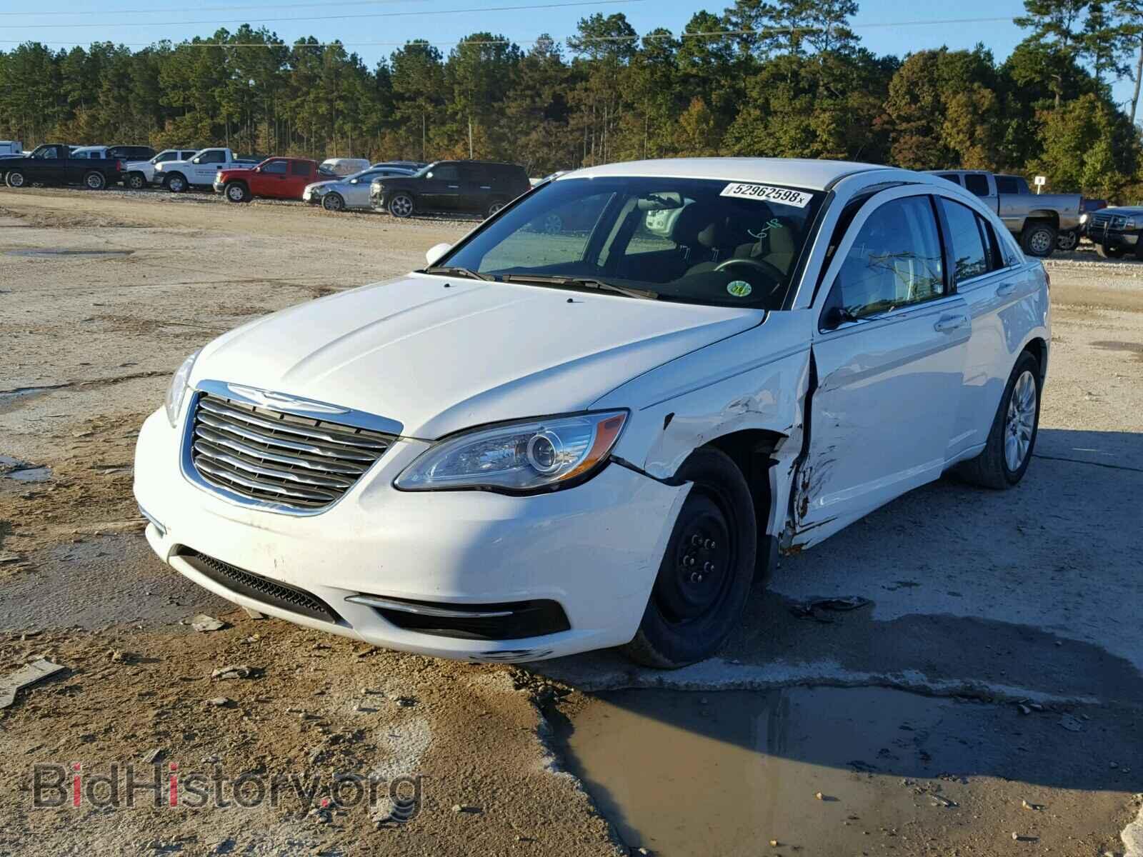 2014 CHRYSLER 200 - VIN: 1C3CCBAB4EN209191 - Фото 2