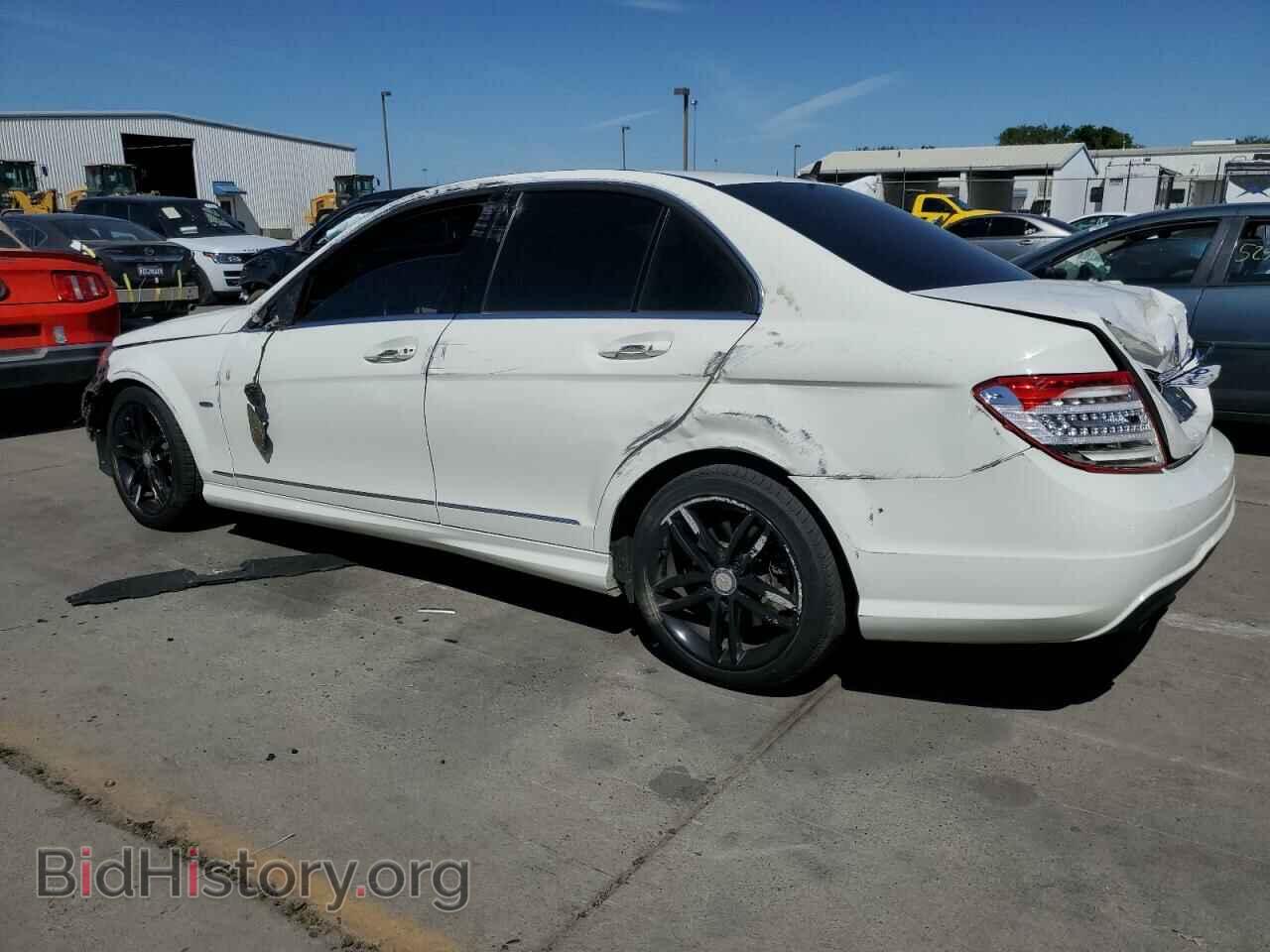 2012 MERCEDES-BENZ C-CLASS - VIN: WDDGF4HB2CR235015 - Фото 2