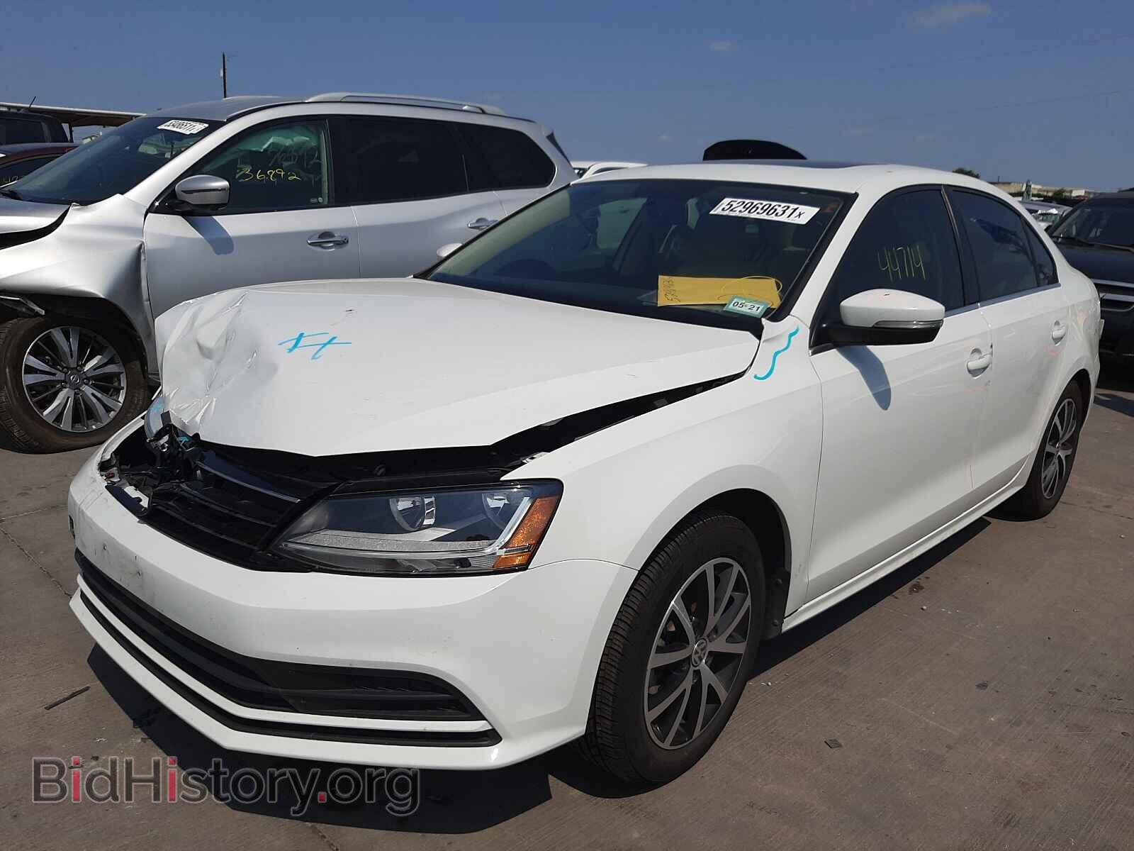 2017 VOLKSWAGEN JETTA - VIN: 3VWDB7AJ0HM380328 - Фото 2