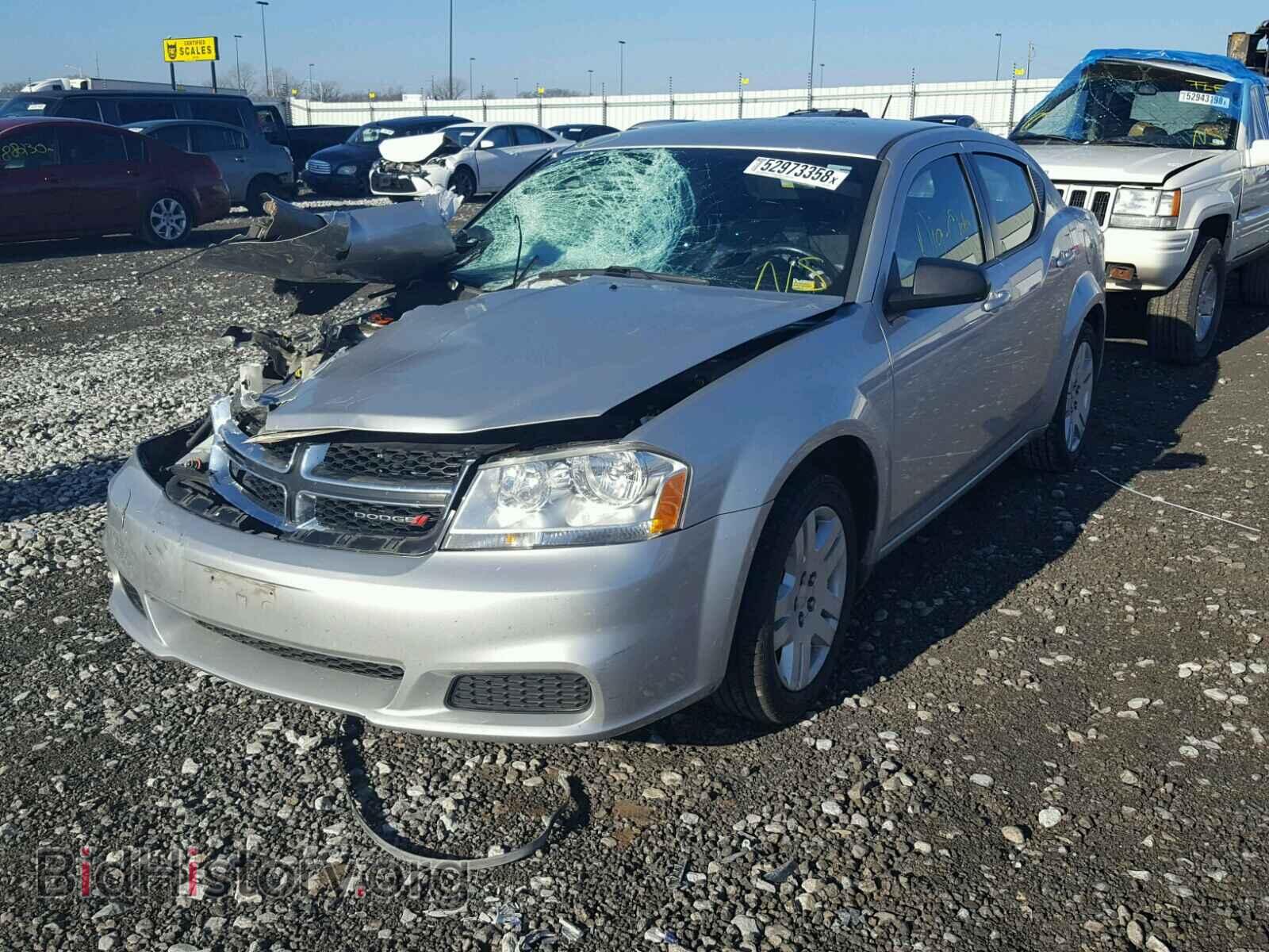 2011 DODGE AVENGER - VIN: 1B3BD4FB2BN587855 - Фото 2