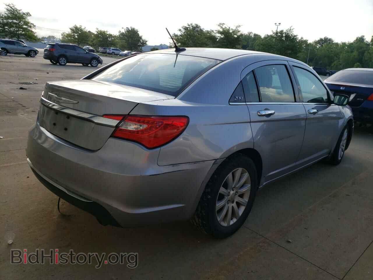 2013 CHRYSLER 200 - VIN: 1C3CCBCG4DN602311 - Photo 4