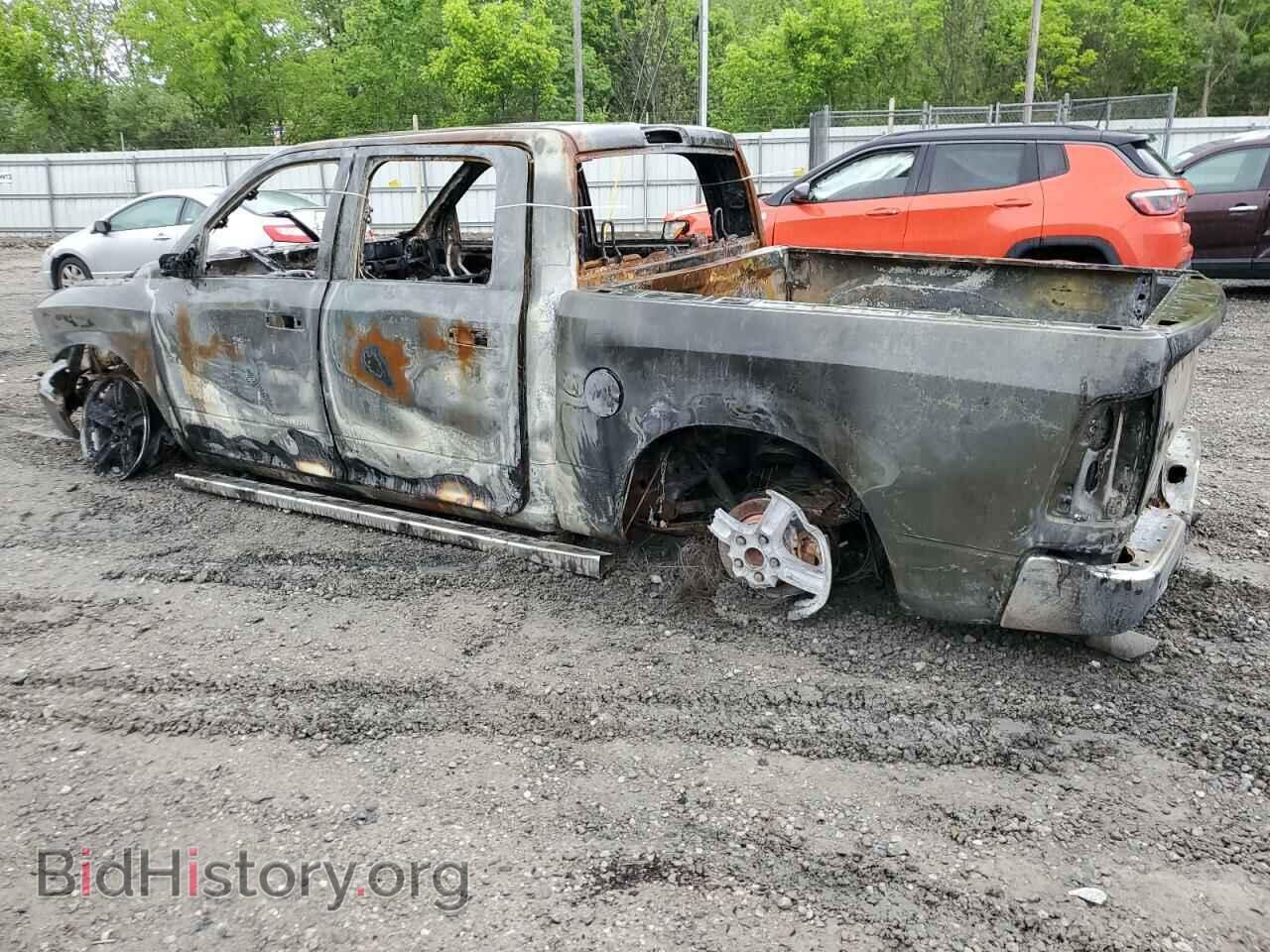 2017 RAM 1500 - VIN: 3C6RR7LT2HG784496 - Фото 2