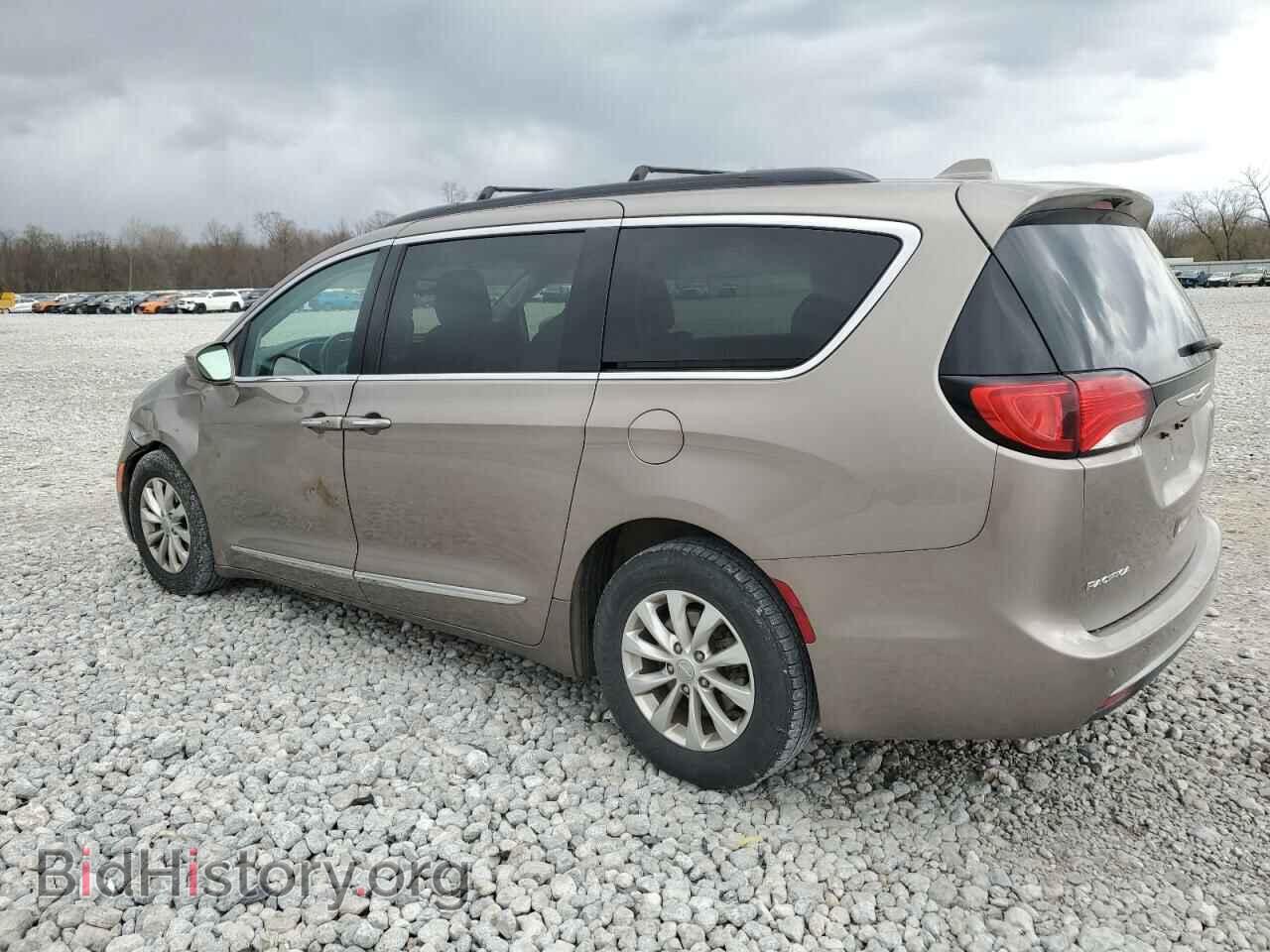 2017 CHRYSLER PACIFICA - VIN: 2C4RC1BG2HR752220 - Photo 2