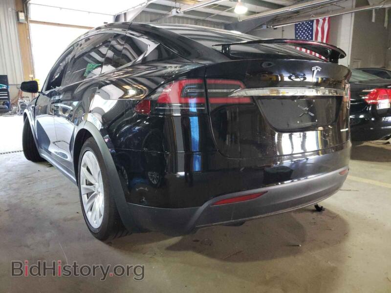 2020 Tesla MODEL X (VIN 5YJXCDE25LF300226) — фото 3 из 10