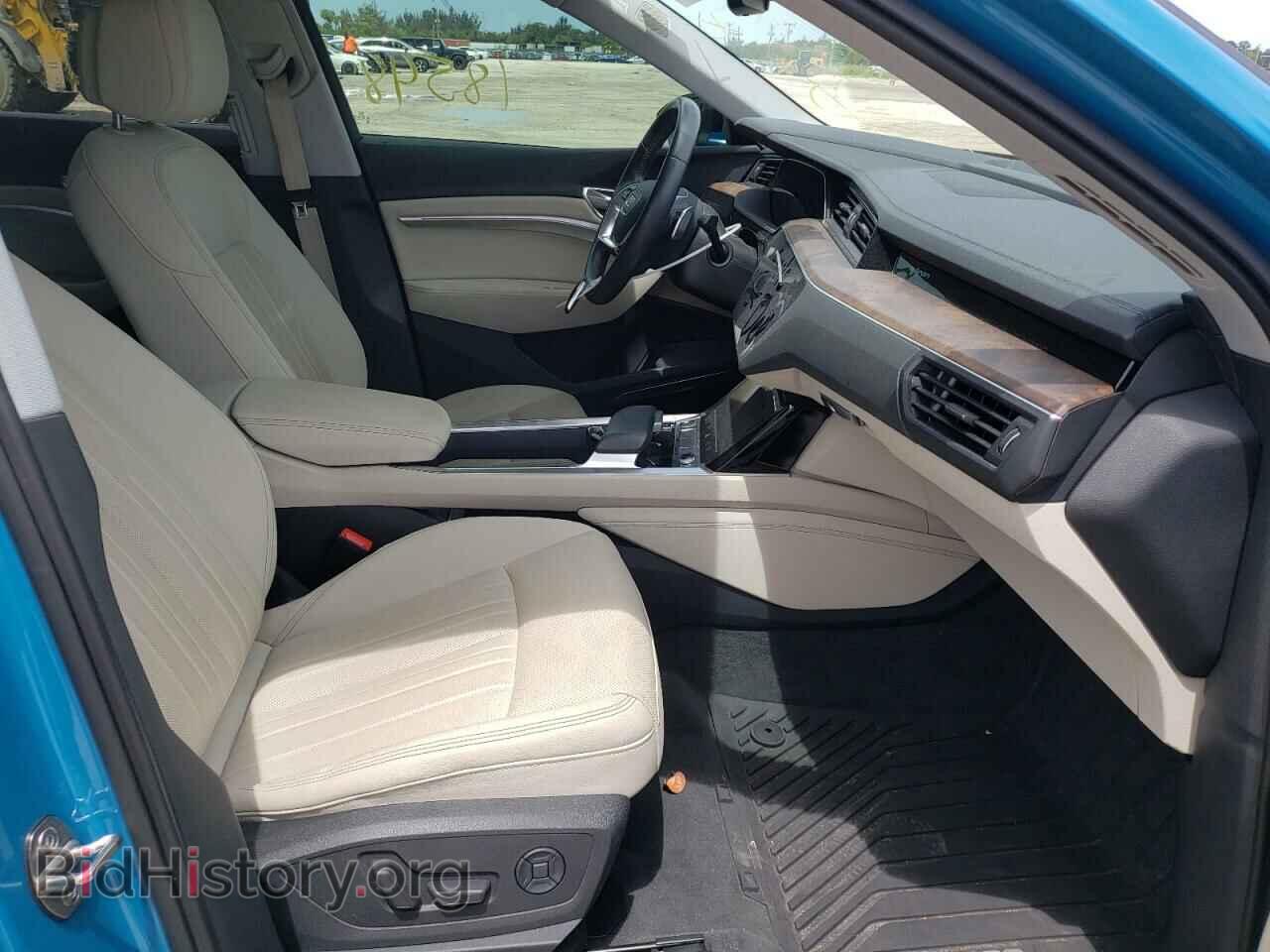 2019 AUDI E-TRON - VIN: WA1LAAGE2KB022018 - Photo 5