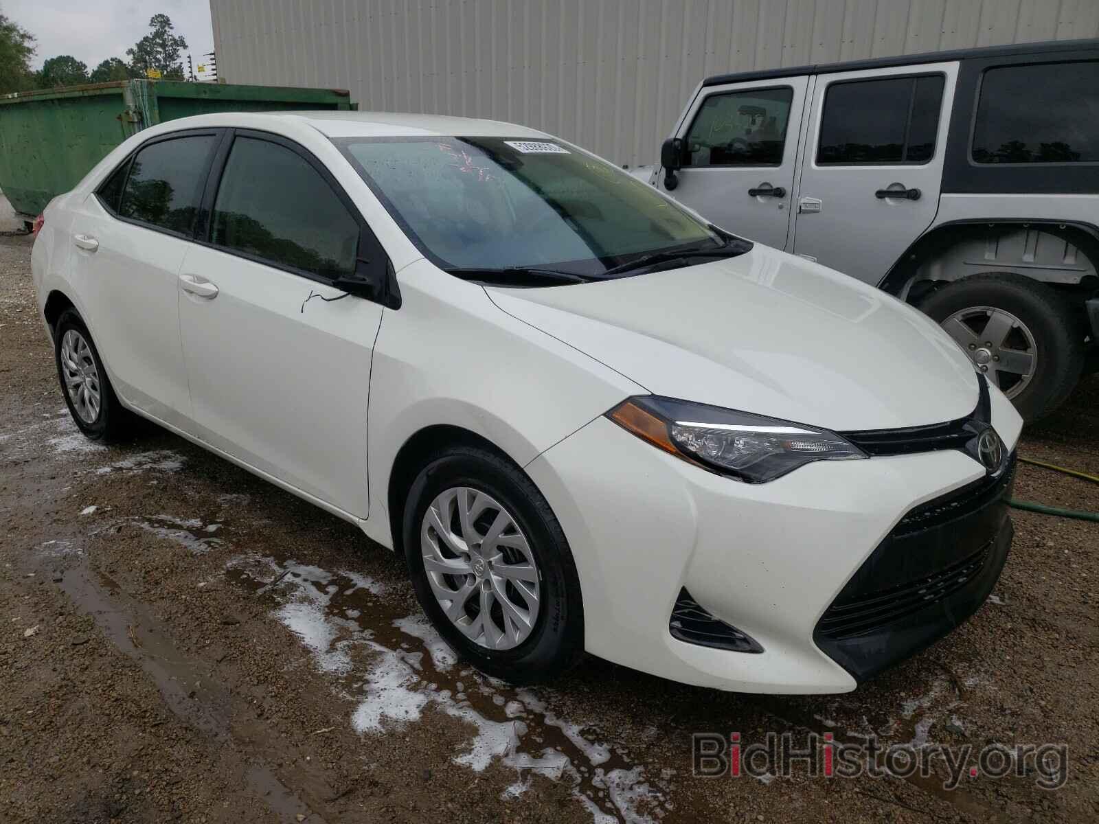 Photo 5YFBURHE7HP583797 - TOYOTA COROLLA 2017