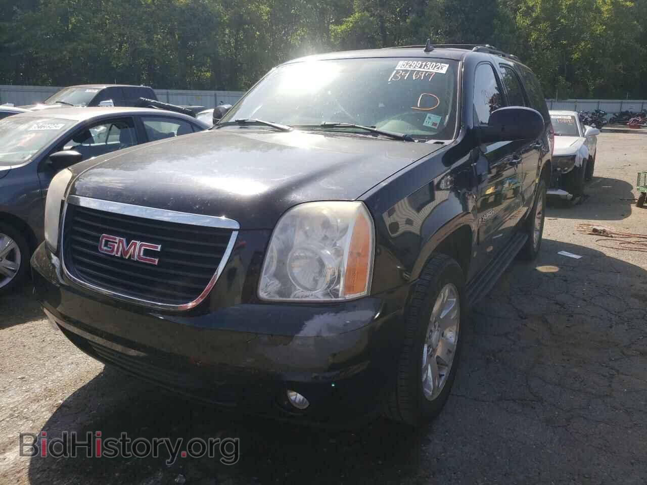 2008 GMC YUKON - VIN: 1GKFC13008R134697 - Фото 2