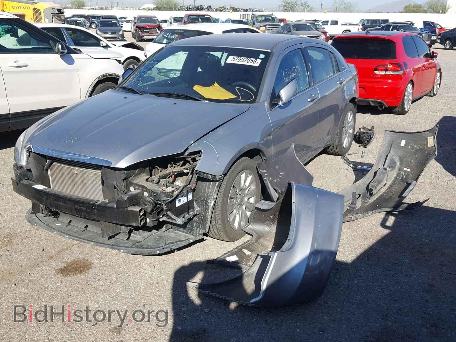 2013 CHRYSLER 200 - VIN: 1C3CCBAB9DN686830 - Фото 2