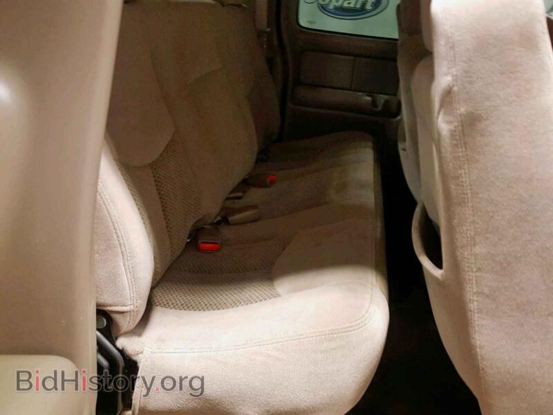 2005 Chevrolet SILVERADO (VIN 2GCEC19T151161985) — photo 6 of 10