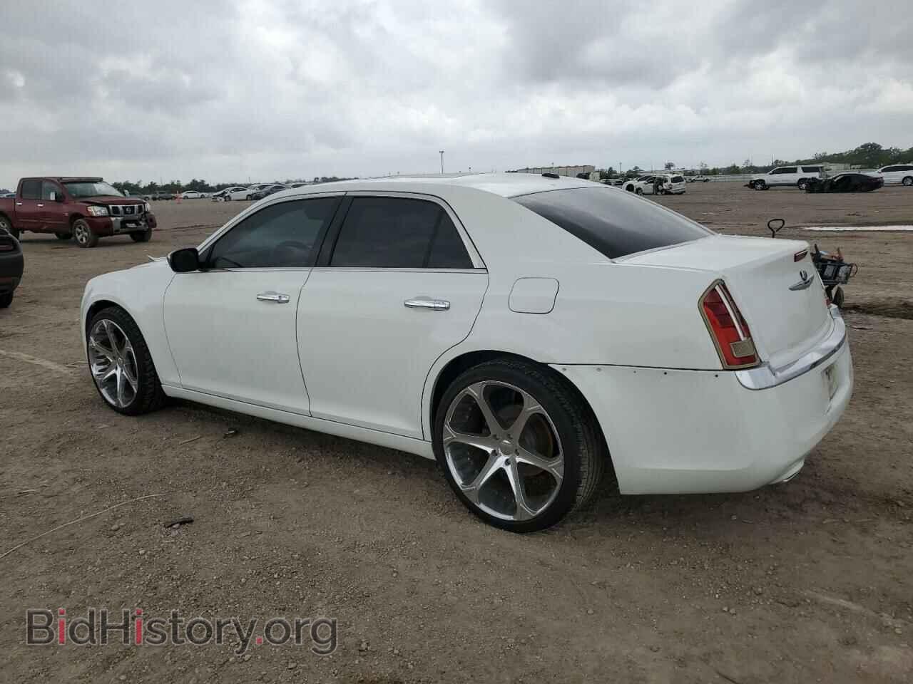 2011 CHRYSLER 300 - VIN: 2C3CA6CT5BH598625 - Photo 2