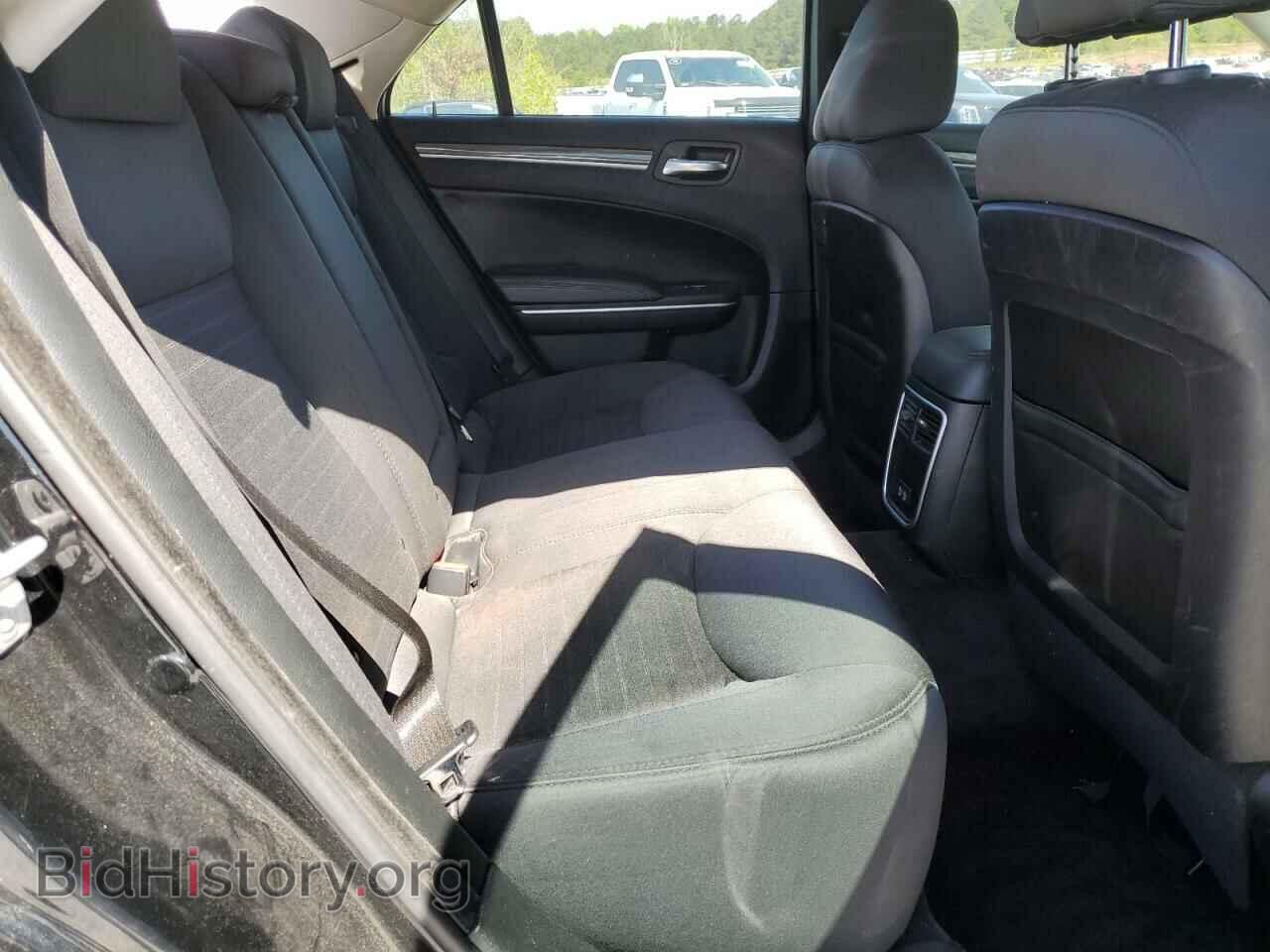 2018 CHRYSLER 300 - VIN: 2C3CCAAG8JH279057 - Фото 11