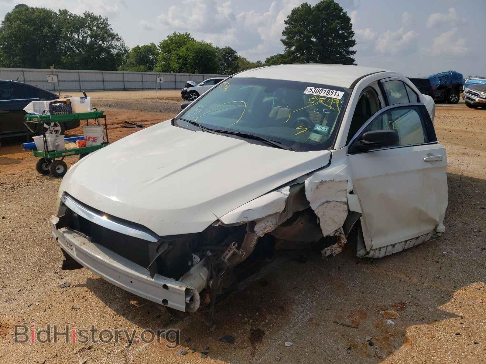 2011 FORD TAURUS - VIN: 1FAHP2DW8BG105510 - Фото 2