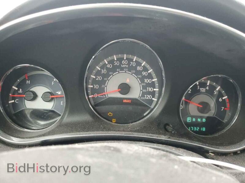 2013 Chrysler 200 (VIN 1C3CCBAB5DN642095) — photo 9 of 12