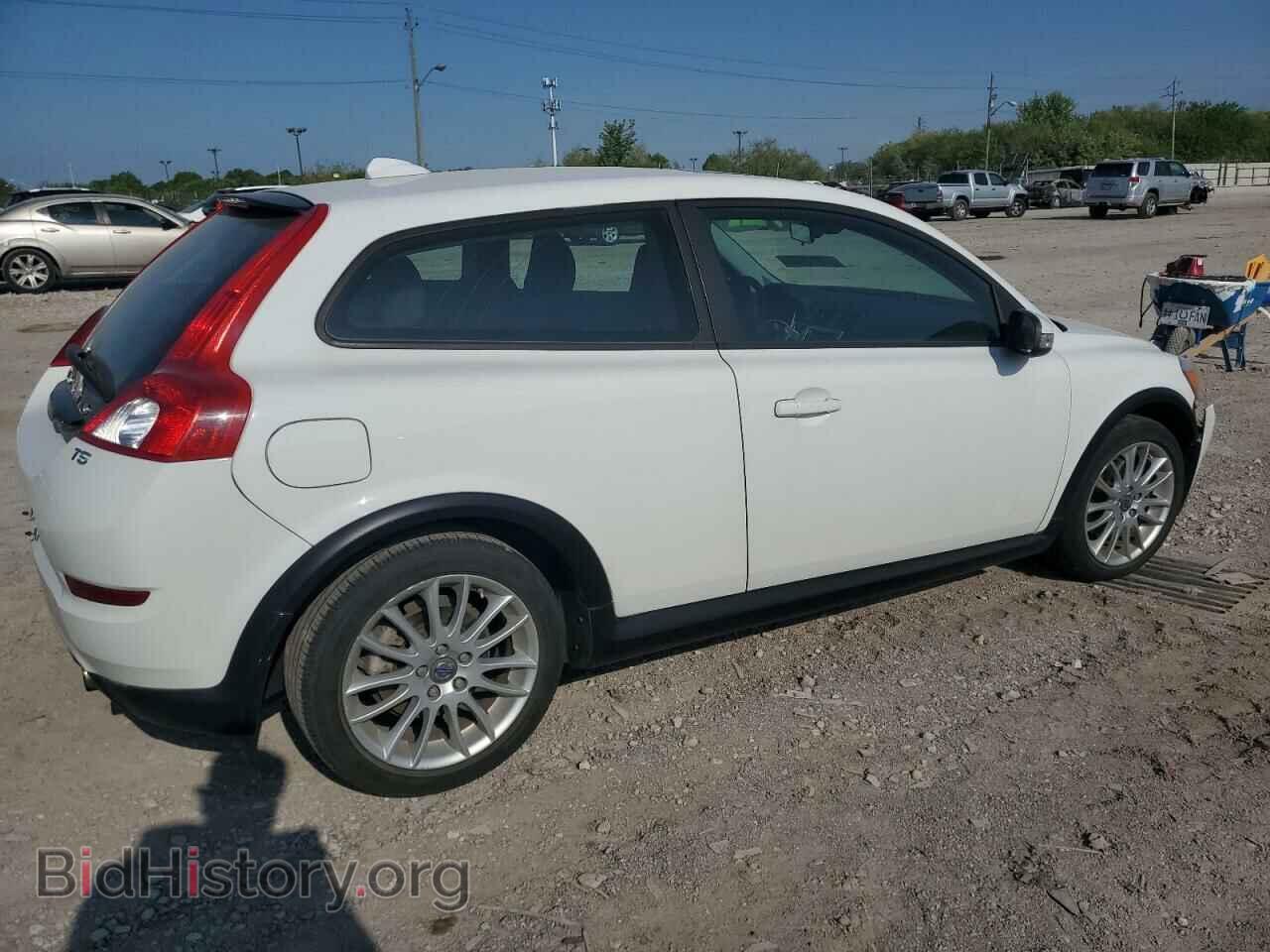 2011 VOLVO C30 - VIN: YV1672MKXB2237920 - Фото 3